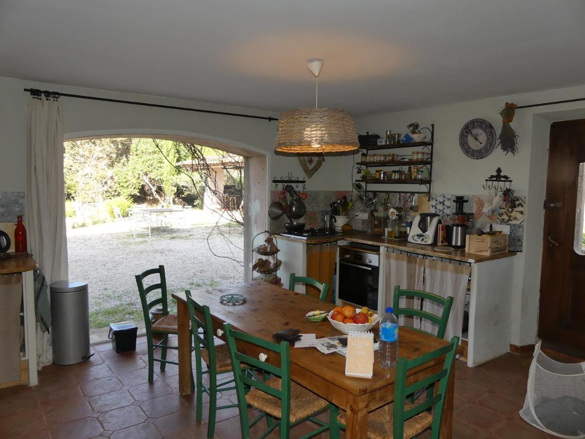 Le Charme D'Une Vieille Bastide Provencale Sollies Pont Bagian luar foto